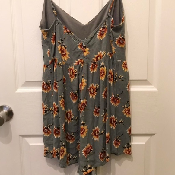 Romper - Picture 2 of 2